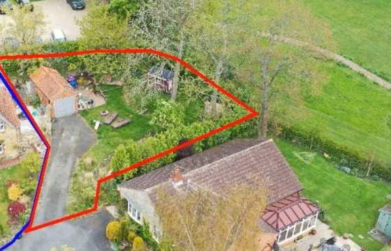 Plot for sale in Tealby photo